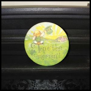 Vintage Hallmark St Patrick's Day Button  Top of the Mornin Leprechaun